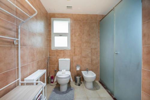 Beautiful 2BR Villa in JVT - image 9
