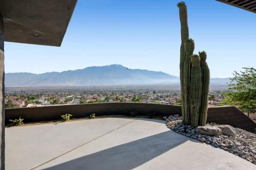 483 Brand New Luxury Oasis- amazing pool in Desert Hot Springs, USA