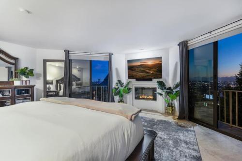 476 Modern living with Pool - sleeps 11 in Los Angeles, USA