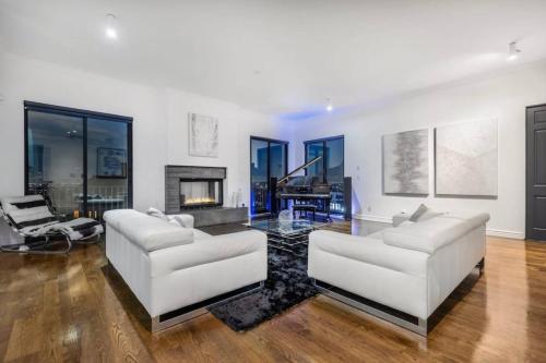 476 Modern living with Pool - sleeps 11 in Los Angeles, USA