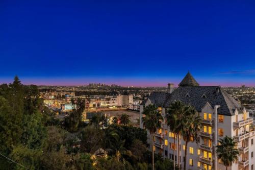 476 Modern living with Pool - sleeps 11 in Los Angeles, USA