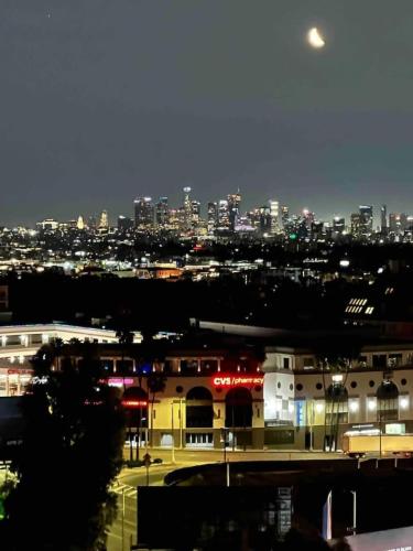 476 Modern living with Pool - sleeps 11 in Los Angeles, USA