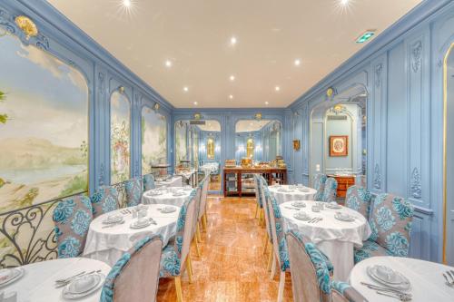 Banquet hall, Belfast in 17th - Arc de Triomphe - Palais des Congres