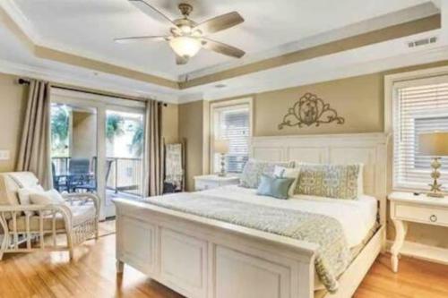 Downtown Tybee-Brass Rail-3 bed-2 covered parking Downtown Tybee-Brass Rail-3 bed-2 covered parking