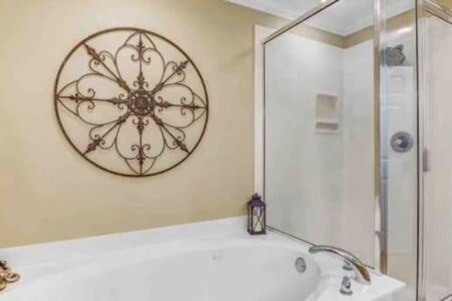 Downtown Tybee-Brass Rail-3 bed-2 covered parking Downtown Tybee-Brass Rail-3 bed-2 covered parking