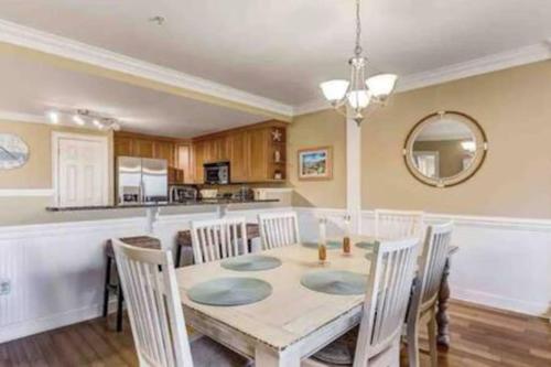 Downtown Tybee-Brass Rail-3 bed-2 covered parking Downtown Tybee-Brass Rail-3 bed-2 covered parking