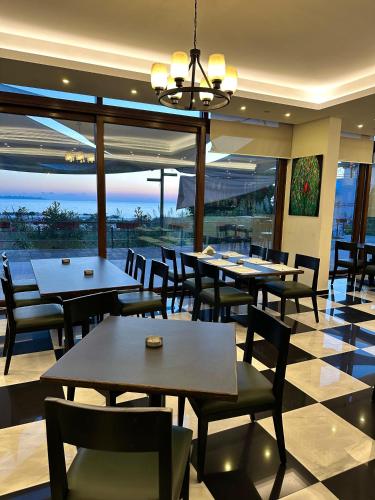 Haya Hotel & Spa in Wata Slam