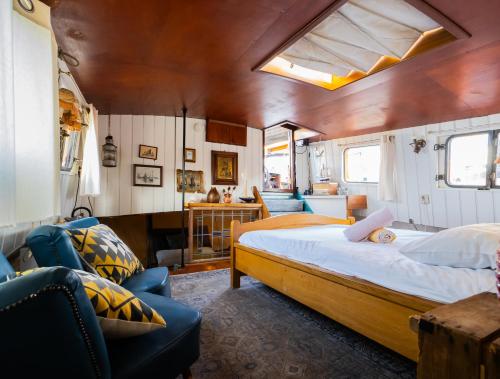 1 double bed