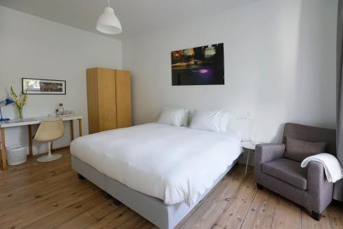 B&B Home & the City - image 3