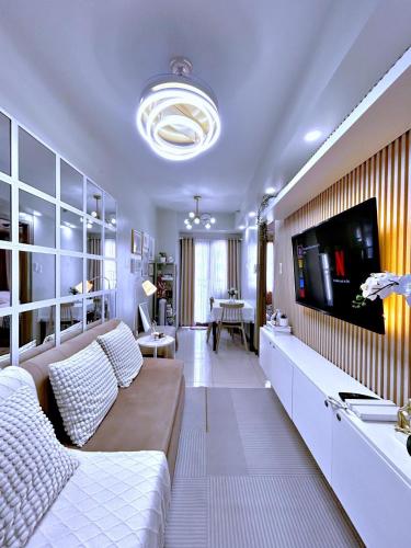 Cozypura Staycation near MOA, Airport , with free fast WIFI, Netflix and pay parking, Manila