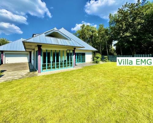 Ferienhaus Villa EMG Gelsenkirchen nah Essen Dortmund mit Pool und Garten für Familien Gruppen bis 21 Personen in Gelsenkirchen, Deutschland