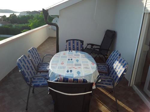 Apartments Frane-20m from beach - image 4