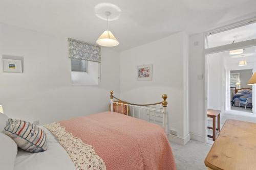 Apartment Sea Views & Terrace on Waters Edge Apartment Sea Views & Terrace on Waters Edge