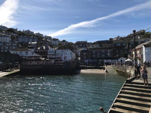 Apartment Sea Views & Terrace on Waters Edge Apartment Sea Views & Terrace on Waters Edge