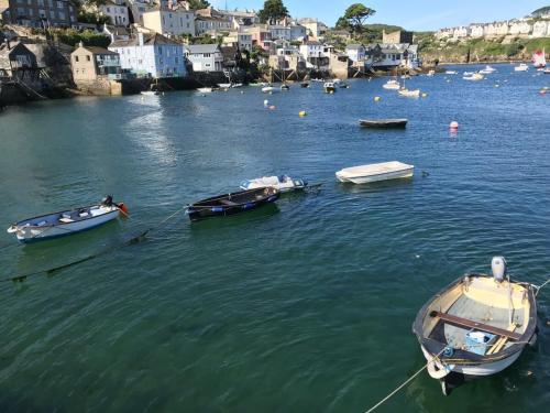 Apartment Sea Views & Terrace on Waters Edge Apartment Sea Views & Terrace on Waters Edge