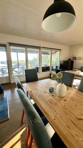 Seadmed, Cottage, boat, spa, private dock, Lillesand in Lillesand