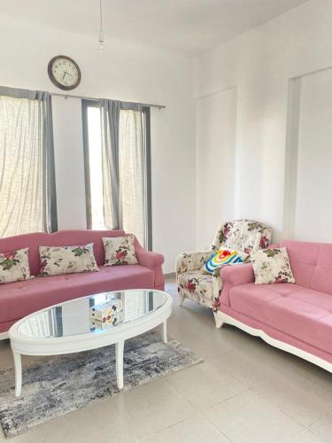 Lovely calm 3BR Apt Easy Accessibility to central Dubai with huge balcony and pool view Town Square, Dubaï (photo 7)