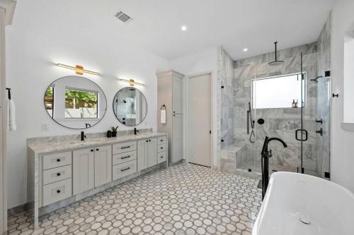 NEW 4 BDRM I Heated Pool Prime Location Mins to DT - Tap to explore photos