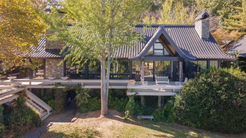 Sunrise Ridge Villa in Greenville, USA