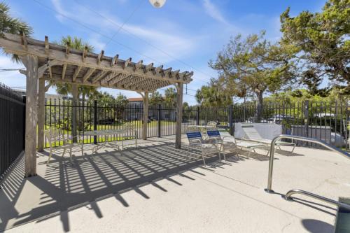 Seaside condo at Old Fenimore Mill