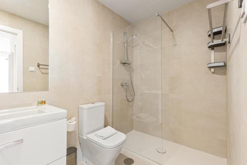 One-Bedroom Apartment with City View image 5
