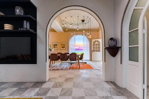 Artistic Haven in Roma Norte with Outdoor Dining - image 4