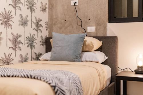 Stylish Haven w/ Balcony Steps to Jazz Bar & Cafes - image 2