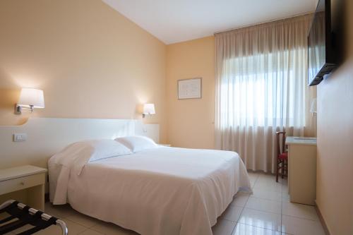 2 twin beds