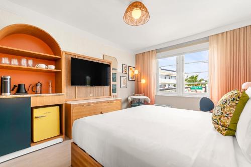 South Beach Plaza Hotel