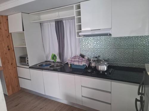 Küche, Brisa Mar Apartamento in Pedra Badejo