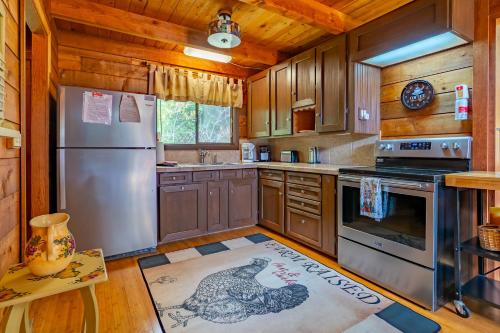Rustic Fancy Gap Vacation Rental with Fire Pit in Fancy Gap, USA
