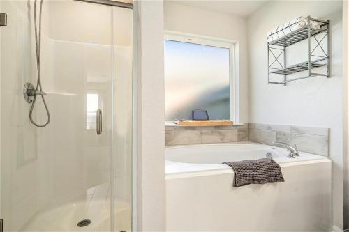 Cozy Retreat 15 mi from Galveston and JSC in Texas City, USA