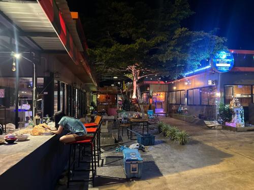 Honey moon hostel