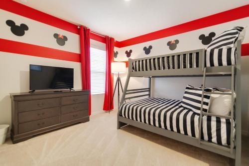 Seven-Bedroom House image 10