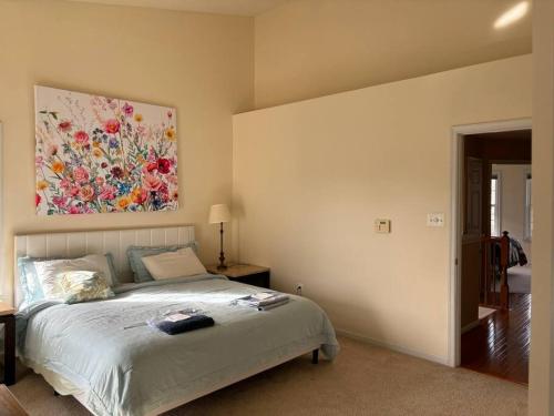 Sunny townhouse 3 bedroom walk to shops in ลอเรล (MD)