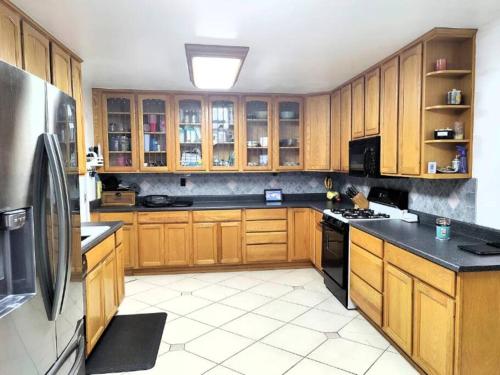 Entire 3-Bedroom House w Pool, Garage, Gated Yard in El Cajon, USA