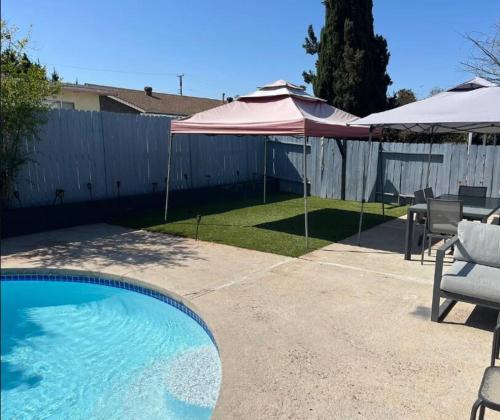Entire 3-Bedroom House w Pool, Garage, Gated Yard in El Cajon, USA