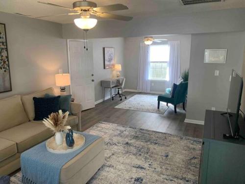 Modern Comfort in Convenient Location in Newport News, USA