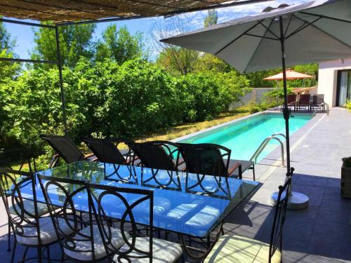Charmante location vacances climatisée avec piscine proche de L'Isle sur la Sorgue 8 prs 4 chambres avec salles d'eau contigües LS2-331 RIBIERO - image 13