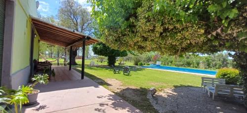 ระเบียง/ชานเรือน, Cabañas Lo de Luis (Cabanas Lo de Luis) near สนามบินซานราฟาเอล
