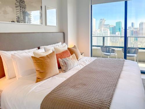 Stylish One Bedroom steps from Kaseya Center & Port of Miami in Miami, USA