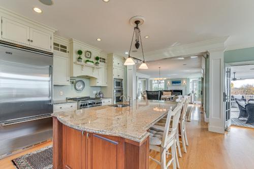 Groton Home Less Than 1 Mi to Beach on Long Island Sound! in 格羅頓