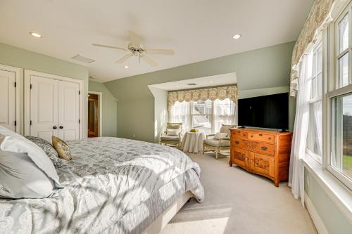 Groton Home Less Than 1 Mi to Beach on Long Island Sound! Groton Home Less Than 1 Mi to Beach on Long Island Sound!