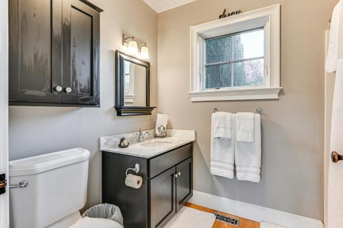 Groton Home Less Than 1 Mi to Beach on Long Island Sound! Groton Home Less Than 1 Mi to Beach on Long Island Sound!