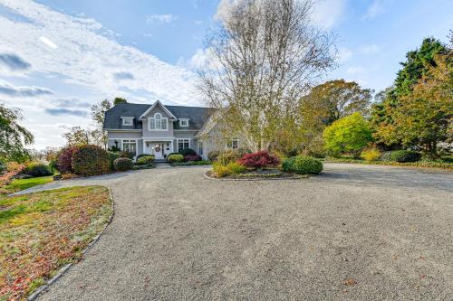 Groton Home Less Than 1 Mi to Beach on Long Island Sound! in 格羅頓