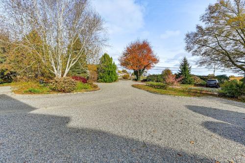 Groton Home Less Than 1 Mi to Beach on Long Island Sound! Groton Home Less Than 1 Mi to Beach on Long Island Sound!