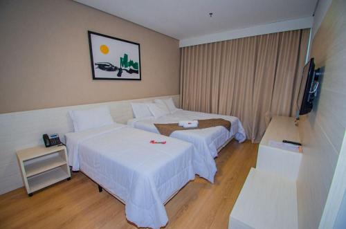 1 double bed, 2 twin beds