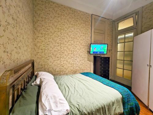 Three-Bedroom Apartment image 5