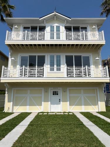 Bungalow Beach Resort - 숙소 외관