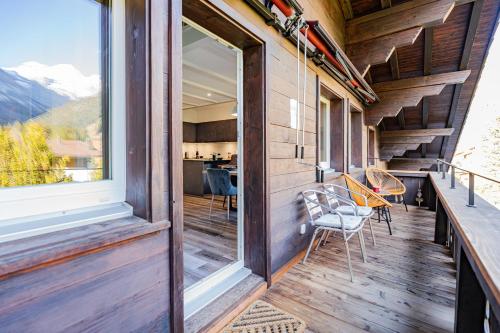 Unique Penthouse with Gallery and Mountain View in Kandersteg